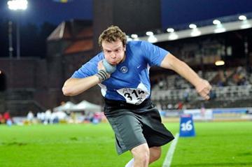 Leif Arrhenius taking the Swedish Shot Put title in Stockholm (Anders Sjogren / DECA Text&Bild)