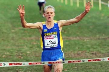 Sergiy Lebid (UKR) wins the 2008 European XC men's race (Mark Shearman)