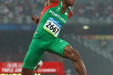 Nelson Evora flies to triple jump gold (Getty Images)