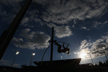 Pole vaulter in action (Getty Images)