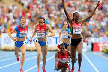 Eunice Jepkoech Sum and Alysia Montano in the womens 800m at the IAAF World Athletics Championships Moscow 2013 (Getty Images)