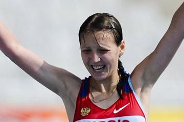 Ekaterina Medvedeva of Russia celebrates winning the Women's 10000 metres Race Walk on the day two of the 14th IAAF World Junior Championships in Barcelona on 11 July 2012 (Getty Images)