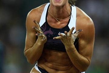 Yelena Isinbayeva sets a World Record of 5.06m in the pole vault in Zurich (Getty Images)