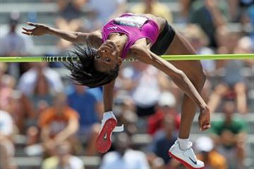 Chaunte Howard Lowe clears 2.05m Area record in the 2010 USATF Nationals in Des Moines (Getty Images)