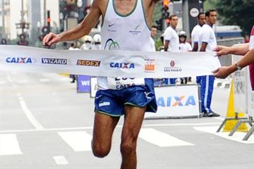 Marílson dos Santos takes his third Sao Paulo victory (Sérgio Shibuya/ZDL)