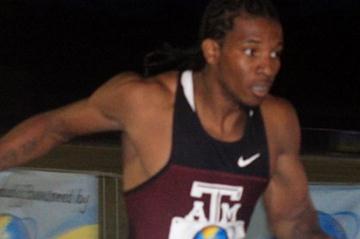 Demetrius Pinder at the 2011 Bahamian championships (Andrew Coakley)