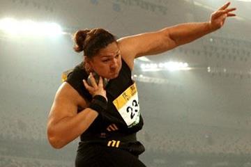 Valerie Vili winning in the Bird's Nest (Getty Images)