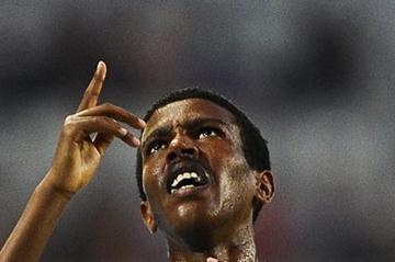 Yigrem Demelash of Ethiopia celebrates winning the men's 10,000m at the World Juniors in Barcelona (Getty Images)