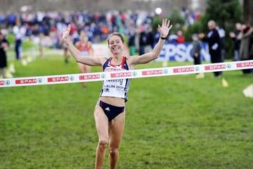 Hayley Yelling takes the senior women's title at the 2009 European XC Champs (Hans Sjögren)