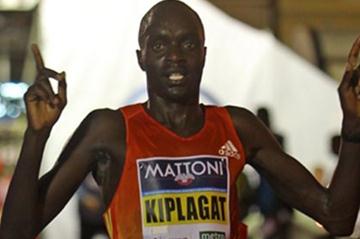 Henry Kiplagat wins Metro 10km in Prague (Prague International Marathon )