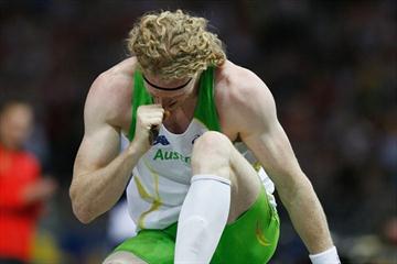 Steven Hooker of Australia celebrates a clearance at 5.90m to win the men's Pole Vault final (Getty Images)