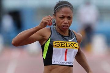 Allyson Felix beats the rain in Kawasaki (Kazuo Tanaka/Agence SHOT)