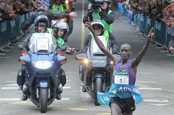 Sensational 26:44 World record in the 10Km for Leonard Komon in Utrecht (Aktiefoto)
