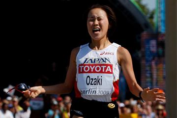 Yoshimi Ozaki of Japan crosses the finish line to take the silver medal in the women's Marathon at the IAAF World Championships in Berlin (Getty Images)