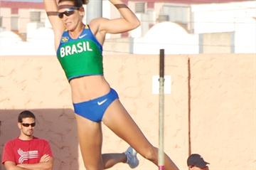 Fabiana Murer ups her South American record to 4.85m in San Fernando (CIASF/APD Cadiz - G. Cumbreras)