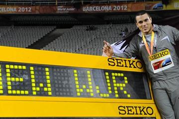 Ashraf Amgad Elseify of Qatar poses after setting the new Hammer Throw World Junior Record on the day five of the 14th IAAF World Junior Championships in Barcelona on 14 July 2012 (Getty Images)