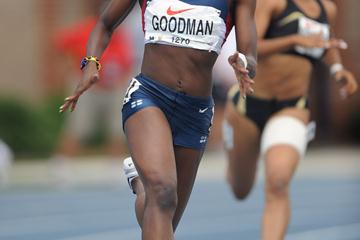 Chalonda Goodman en route to her first sub-23 in Greensboro (Kirby Lee)