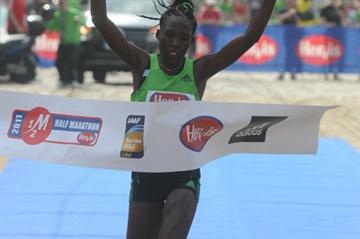 Lydia Cheromei smashes the Prague Half Marathon record with a 1:07:33 run (Larry Ryan)