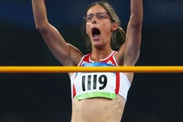 Tia Hellebaut clears 2.05m on her first attempt to secure high jump gold (Getty Images)
