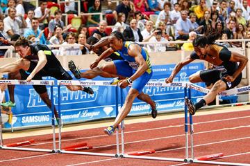 Aries Merritt en route to another 12.93 (Philippe Fitte)
