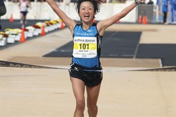 All smiles - Akemi Ozaki after her comfortable victory at the Athens Classic Marathon (Victah Sailer)