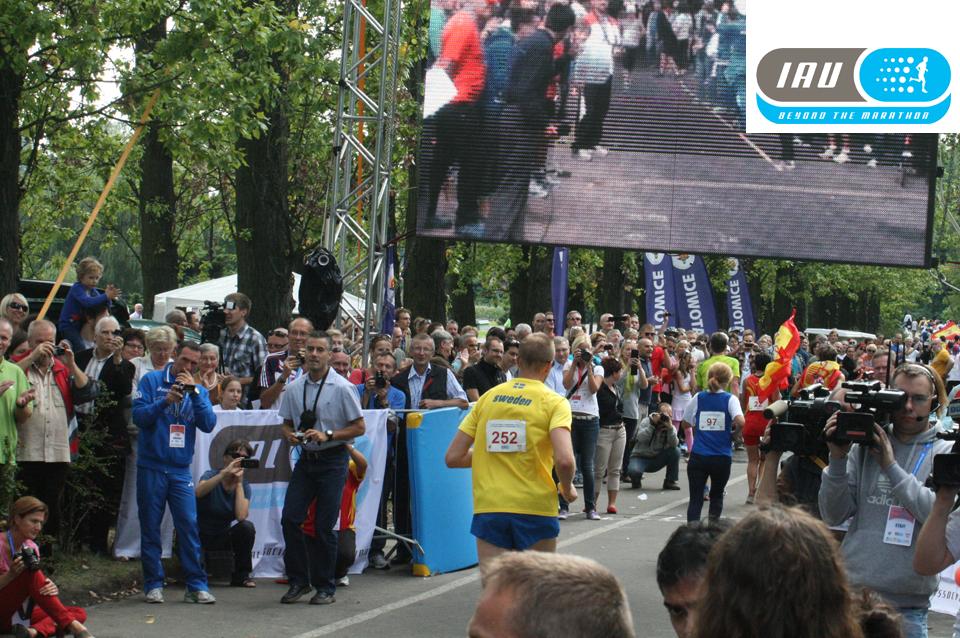 Ultra Running with Logo ()