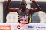 Henry Sugut wins the 2012 Vienna Marathon (Jean-Pierre Durand)