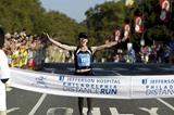Deena Kastor wins the 2005 Jefferson Hospital Philadelphia Distance Run in a USA half marathon record (Victah Sailer)