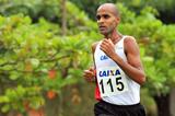 Gilmar Lopes winning at the 2013 Brazilian Cross Country Championships (Wagner Carmo/CBAt)