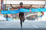 Tirunesh Dibaba wins the 2013 Bupa Great Manchester Run (Barrington Coombes / Nova International)