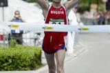 Aleksey Voyevodin (RUS) celebrates winning the 50km race in Naumburg (Getty Images)