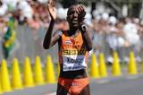 Lornah Kiplagat of the Netherlands wins in 68:37 (Getty Images)