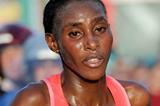 Myriam Wangari on the way to victory in the Langueux 10Km (Michel Aubault)