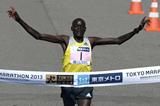 Kenya's Dennis Kimetto wins at the 2013 Tokyo Marathon (Yohei Kamiyama - Agence SHOT)