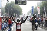 Samuel Wanjiru Kamau wins the Fortis Rotterdam Half Marathon (c)