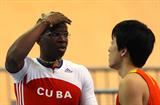 Liu Xiang tries to console Dayron Robles (Getty Images)