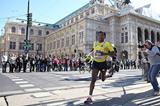 Haile Gebrselassie on his way to another Half-marathon victory in Vienna (Giancarlo Colombo)