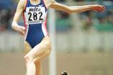 Tatyana Kotova's victorious long jump (© Allsport)