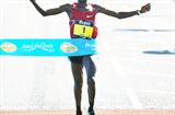 Martin Lel wins the 2009 Great North Run (Mark Shearman)