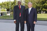 IAAF President Lamine Diack with Canon Inc. Chairman & CEO Fujio Mitarai (Dentsu)
