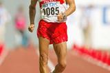 Robert Korzeniowski of Poland wins the 50km walk (Getty Images)