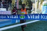 Teklemariam Medhin winning in Llodio (Miguel Alfambra)