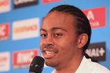 Aries Merritt at the pre-event press conference for the 2013 IAAF Diamond League In Paris (Jean-Pierre Durand)