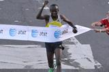 Sammy Kitwara winning the 2013 World's Best 10K in Puerto Rico (Alvin Rodriguez)