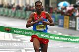 Zersenay Tadese wins his fourth World Half Marathon title (Getty Images)