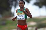 Genzebe Dibaba makes a break from Mercy Cherono in the junior women's race (Getty Images)