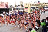 The start of the women's half marathon (© Allsport)