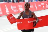 2:04:38 course record for Tsegaye Kebede in Chicago (Getty Images)
