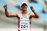 Nathan Deakes of Australia celebrates winning the men's 50km Race Walk in Osaka (Getty Images)