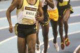 Kenenisa Bekele on the way to 3000m win in Valencia permit meeting (Julio Fontán)